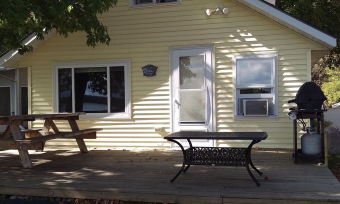 Cormorant Cabin | Vintage Upper Cormorant Lake Cabin