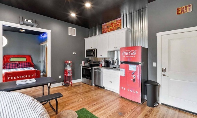 Frankfort Apartment | Vintage Views Drive-In-Puzzle Room Experience