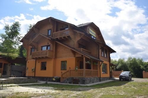Slavske House | VIOLETTA