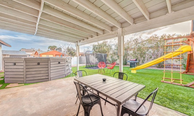 Midway House | VIP DESIGN HOUSE! private pool big backyard