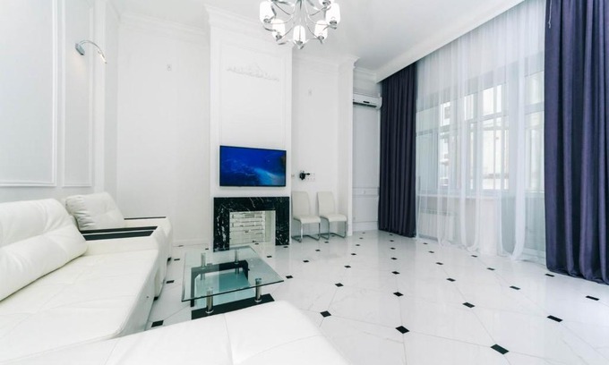 Besarabka Apartment | VIP near Premier Palace & Arena city