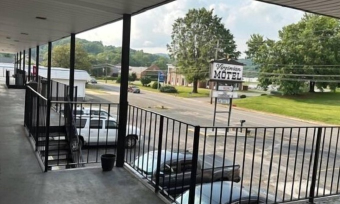 Stuart Hotel | Virginian Motel