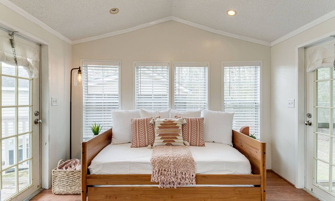 Monteagle Cottage | Visit 100 Aker Woods and Stay at Winnie Cottage!