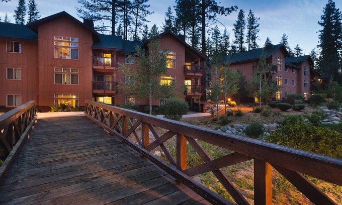 Round Hill Village Resort | Visit the astounding Emerald Bay!