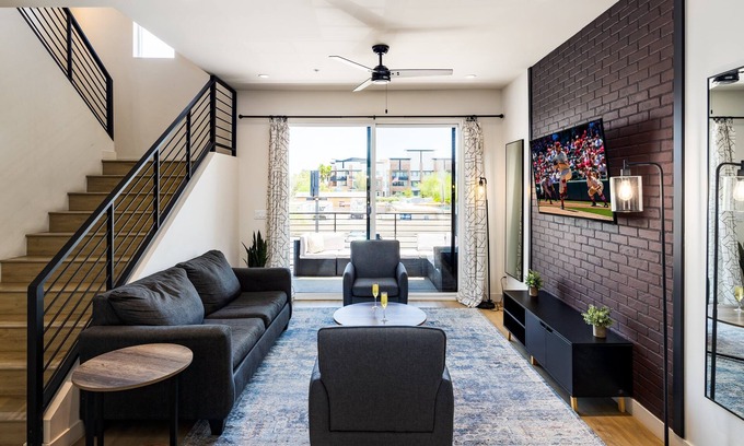 Arts District House | Vista Del Camino-6 Condos-Hot Tub-In Old Town