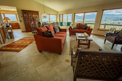 Salida House | Vista Grande Hot Tub Overlooking Salida!