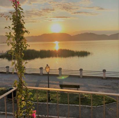 Torre del Lago Puccini Apartment | Vista Lago