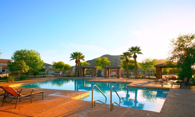 Stetson Hills State House | Vista Retreat - New Home/Mountain View/Great Amenity for Complete Relaxation