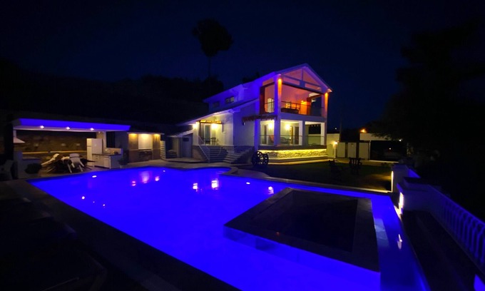 Ortaca Villa | Vista Royal 3 bedrooms all en-suite sheltered private pool