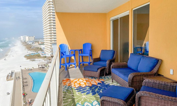 Thomas Drive Condo | Vista Turquesa - Best Sunset Views on the Beach!
