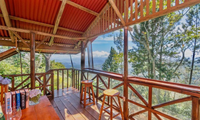 Santa Cruz de Turrialba Hotel | Vista Turrialba Lodge
