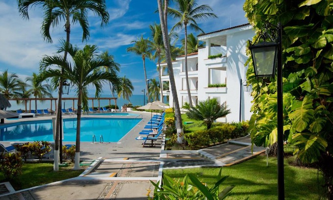 Bucerias Hotel | Vista Vallarta All Suites On The Beach