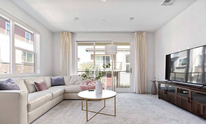 Lake Forest House | Vista Views on Siena