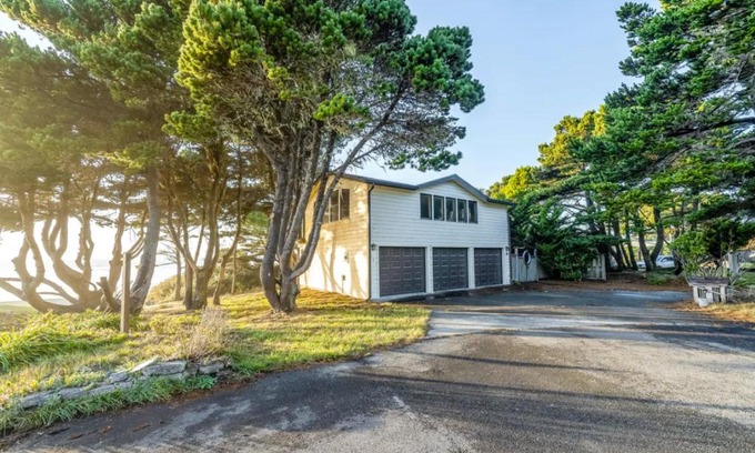Bandon House | Vista Wavecrest