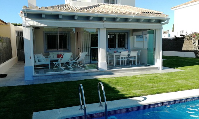 El Puerto de Santa Maria Ski Chalet | Vistahermosa c pool next to P Sherry and beach