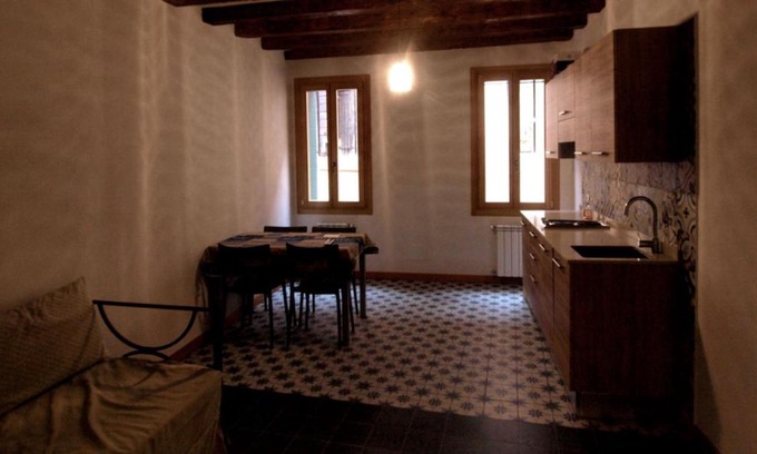 Castello Apartment | Vit Stay