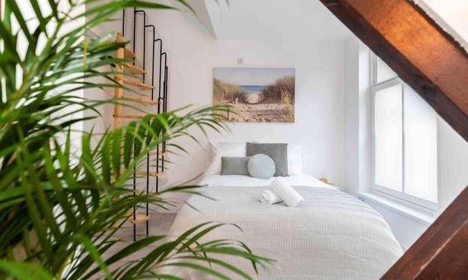 Scheveningen Badplaats Apartment | Vitamin Sea Double floor Loft next to the Beach