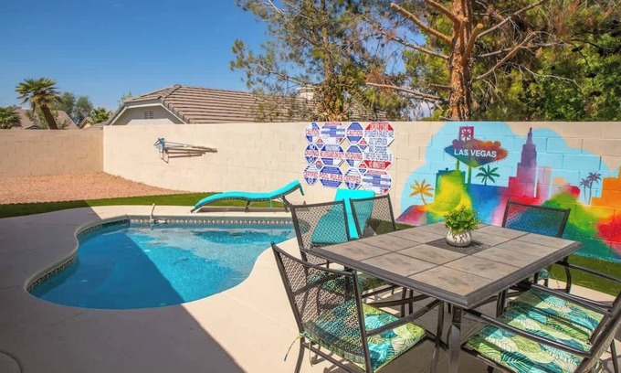 Green Valley House | Viva Las Vegas - Newly Remodeled 4BR house