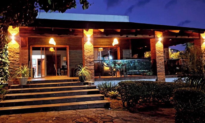 Santa Cruz del Seibo Villa | Vive la magia en el Milagro House: Montañas atardeceres y comida criolla