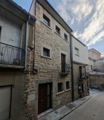 Fermoselle House | Vivienda de Uso Turístico Doña Urraca
