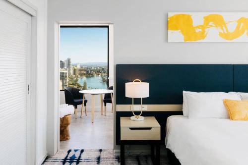 Surfers Paradise Hotel | voco Gold Coast by IHG