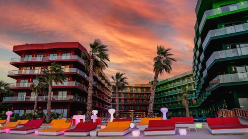 Dubai Hotel | voco Monaco Dubai by IHG, Adults Only, World Islands
