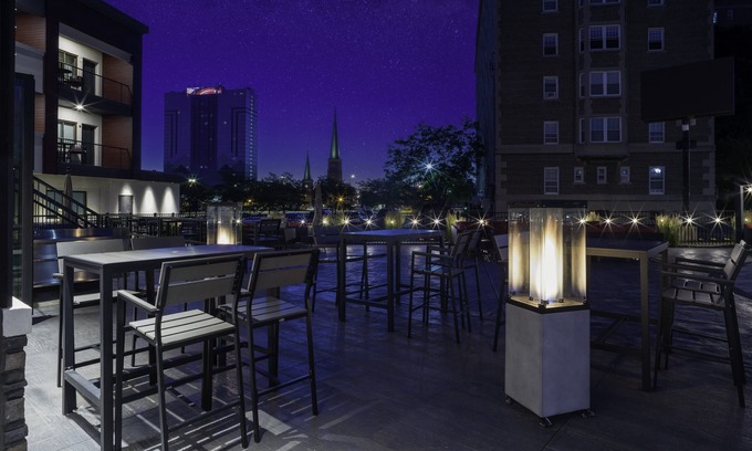 Downtown Niagara Falls Hotel | voco Niagara Falls - The Cadence by IHG