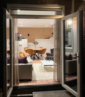 Volendam Apartment | Volendam Lakeside Retreat - 20 min from Amsterdam