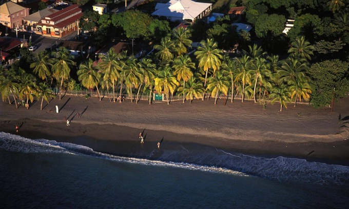 Tartane House | Votre Bungalow Vintage Année 80 Directement sur la Plage en Face de la mer