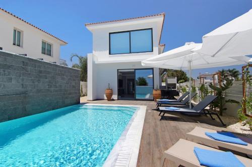 Ayia Thekla House | Votsalo Villa - 30m from Med Sea