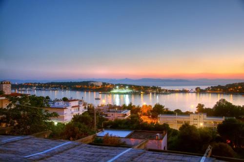 Vouliagmeni Apartment | Vouliagmeni Stylish Homes by BluPine