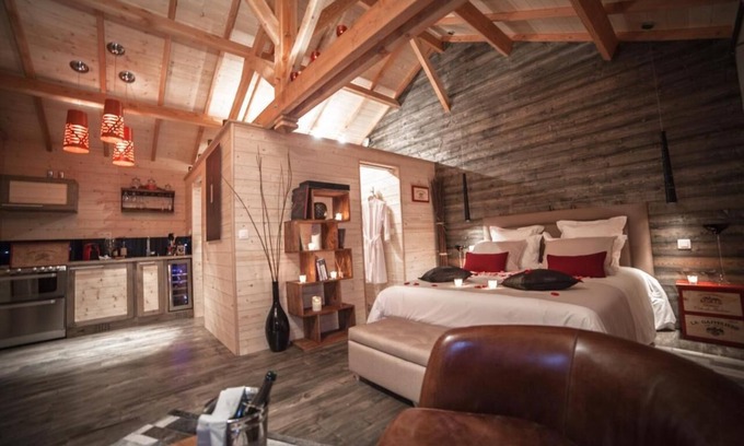 Gardegan-et-Tourtirac Ski Chalet | Vrbo Property
