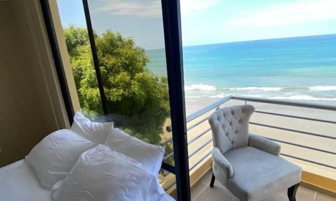 Manta Apartment | Vrbo Property