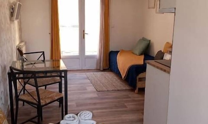 Puiseux-en-France Apartment | Vrbo Property