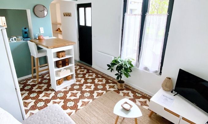 Rungis Apartment | Vrbo Property
