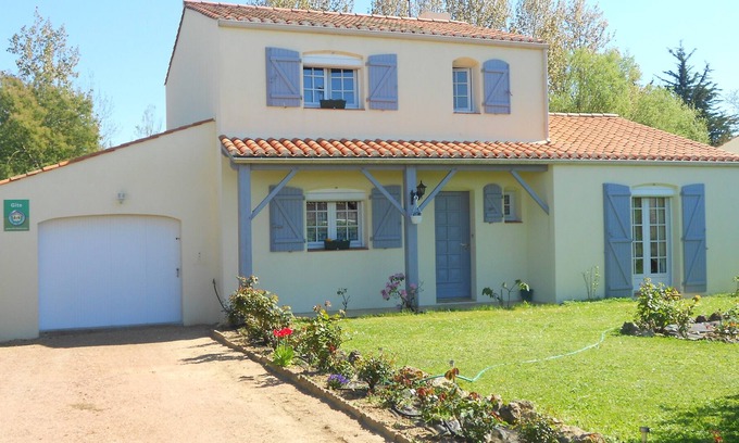 Sallertaine House | Vrbo Property