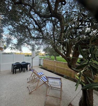 Le Grau-Du-Roi Apartment | Vue lac et terrasse superbe Appartement cosy 4 pers