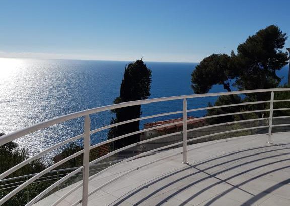 Cap d'Ail Apartment | Vue mer.Tranquilité.Cap d'Ail à 10 mn de MONACO