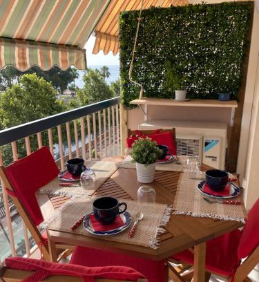 Cros-de-Cagnes Apartment | VUE SUR MER - Magnifique appartement tout confort - Terrasse et parking privé