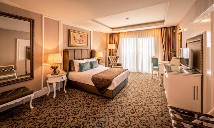 Kyrenia Hotel | VUNI PALACE PREMIUM HOTEL & SPA & Casino Beachfront Location !