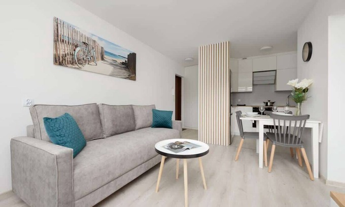 Srodmiescie Apartment | Władysława IV 1-5 | Functional Apartment