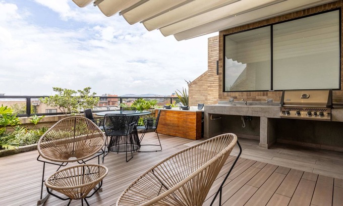 Antiguo Country Apartment | w* | Upscale Penthouse Duplex w/Terrace in Parque Virrey