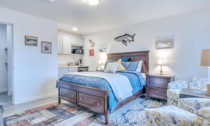 Depoe Bay Apartment | W6 - Pilot @ Whale Inn