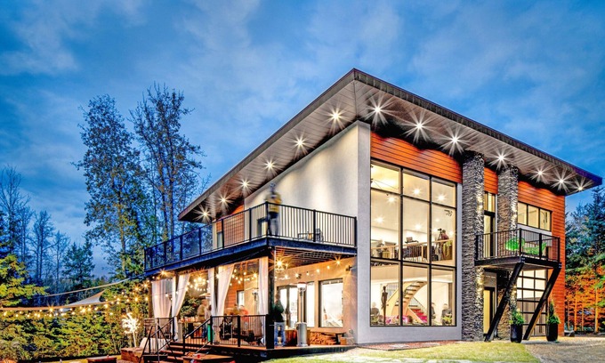 Parkland County House | Wabamun Modern Retreat Oasis. Sleeps 6. Hot Tub.