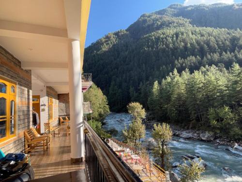 Kasol Hostel | Wabi Sabi Riverside Hostel