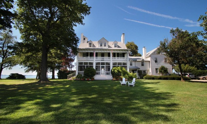 McDaniel Bed & Breakfast | Wades Point Inn on the Bay