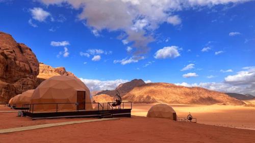 Wadi Rum Hotel | Wadi Rum Desert Tours and Glamping with Hussein