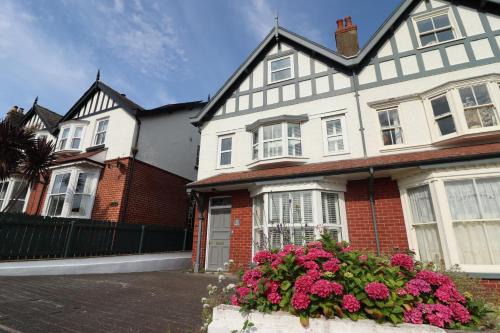 Sandsend House | Wagtails