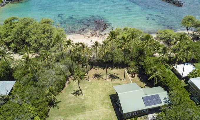 Puako House | Waialea Bay Beachfront Home with AC