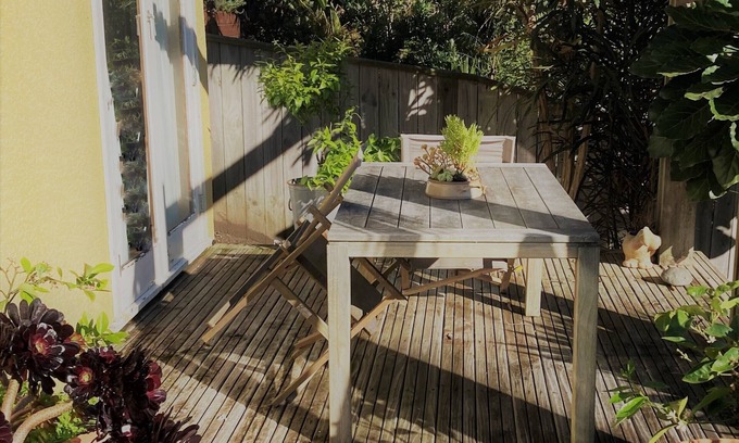 Waikanae Cottage | Waikanae Beach House, Olde Beach